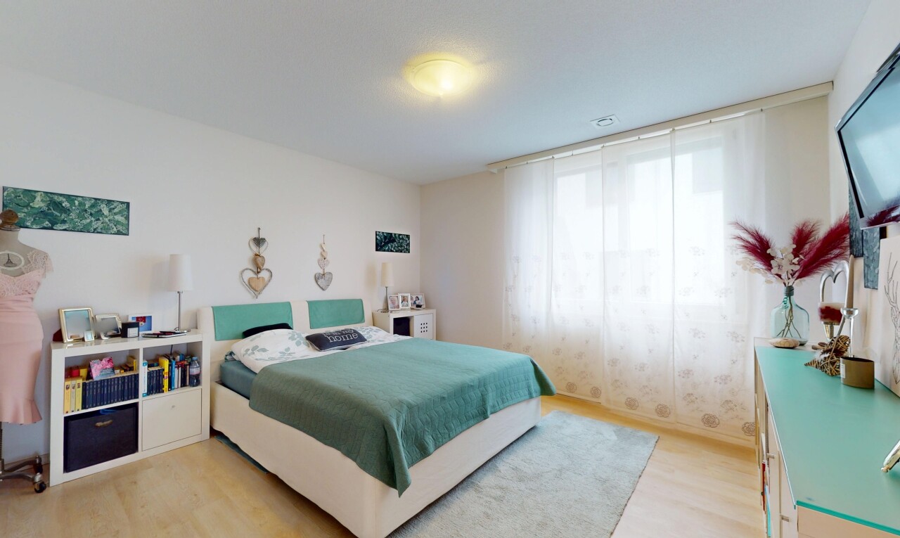 Helle und elegante Terrassenwohnung mit Aussicht in Gampelen - 0