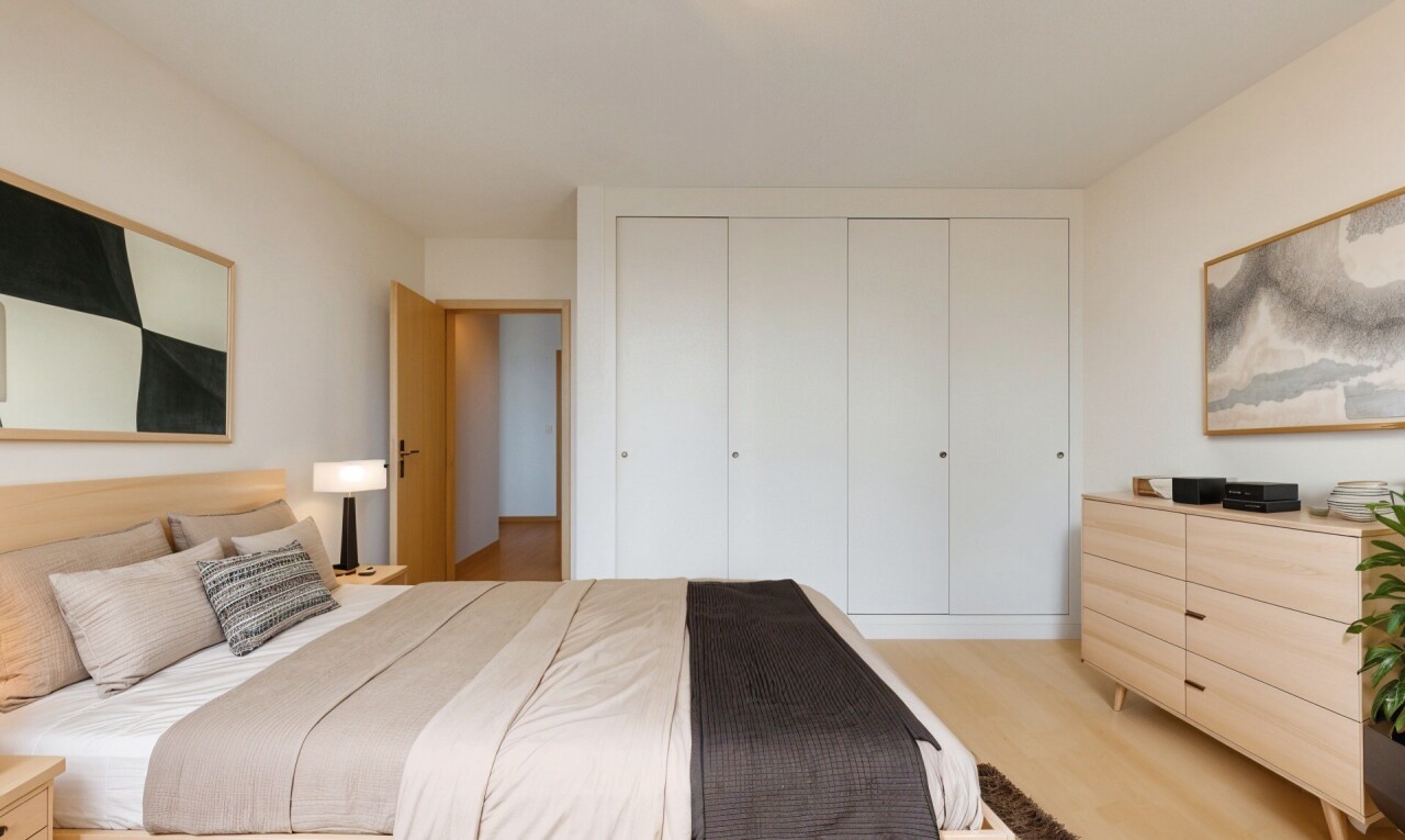 Helle und elegante Terrassenwohnung mit Aussicht in Gampelen - 4