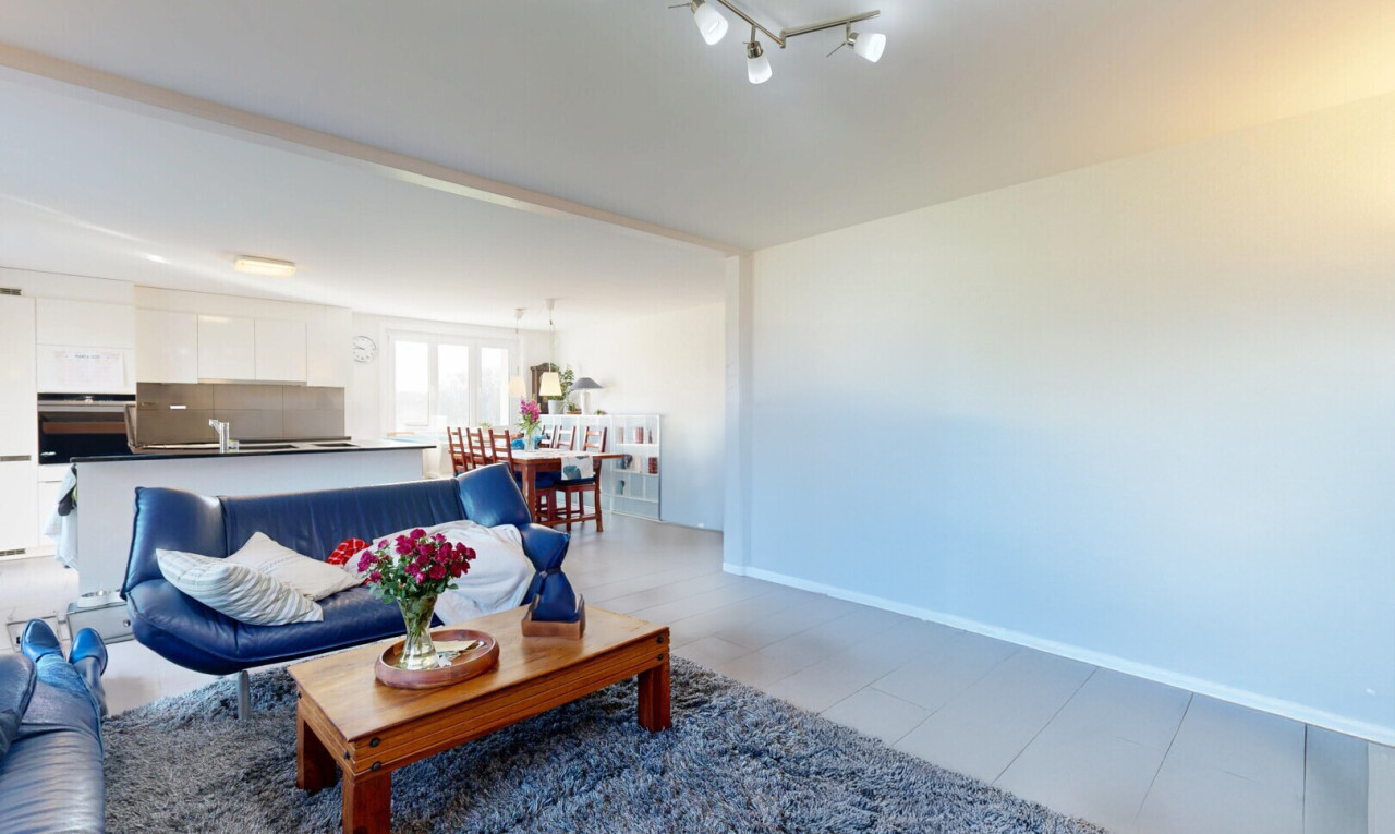 Renovated semi-detached house with private garden - 0