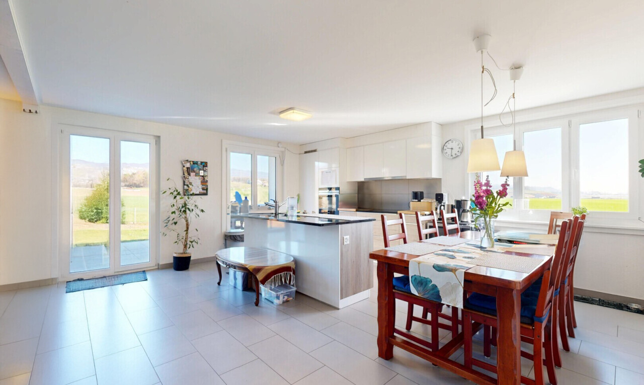 Renovated semi-detached house with private garden - 3