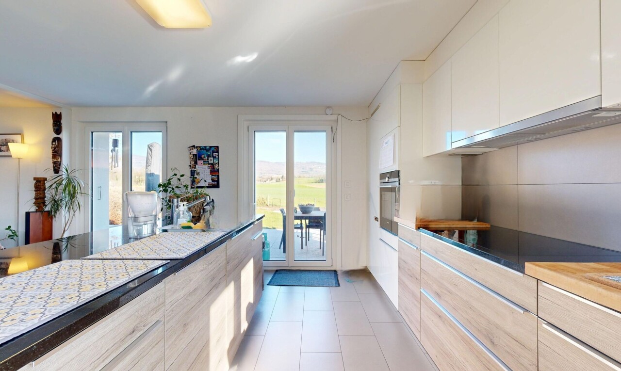 Renovated semi-detached house with private garden - 6