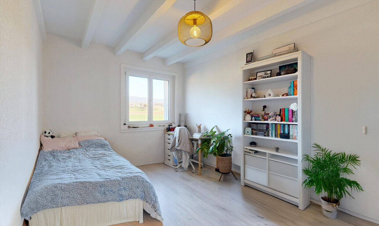 Renovated semi-detached house with private garden - 8