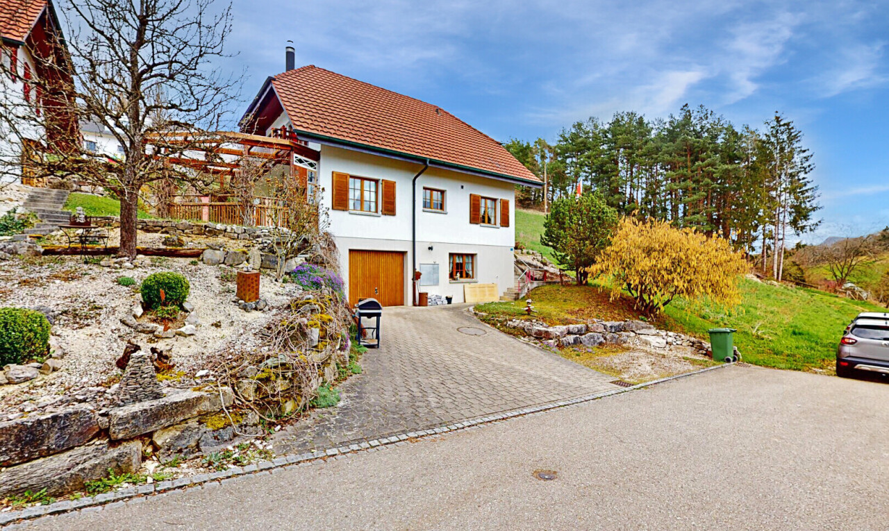 Freistehendes 6.5-Zimmer Einfamilienhaus am Rande der Wohnzone - 1