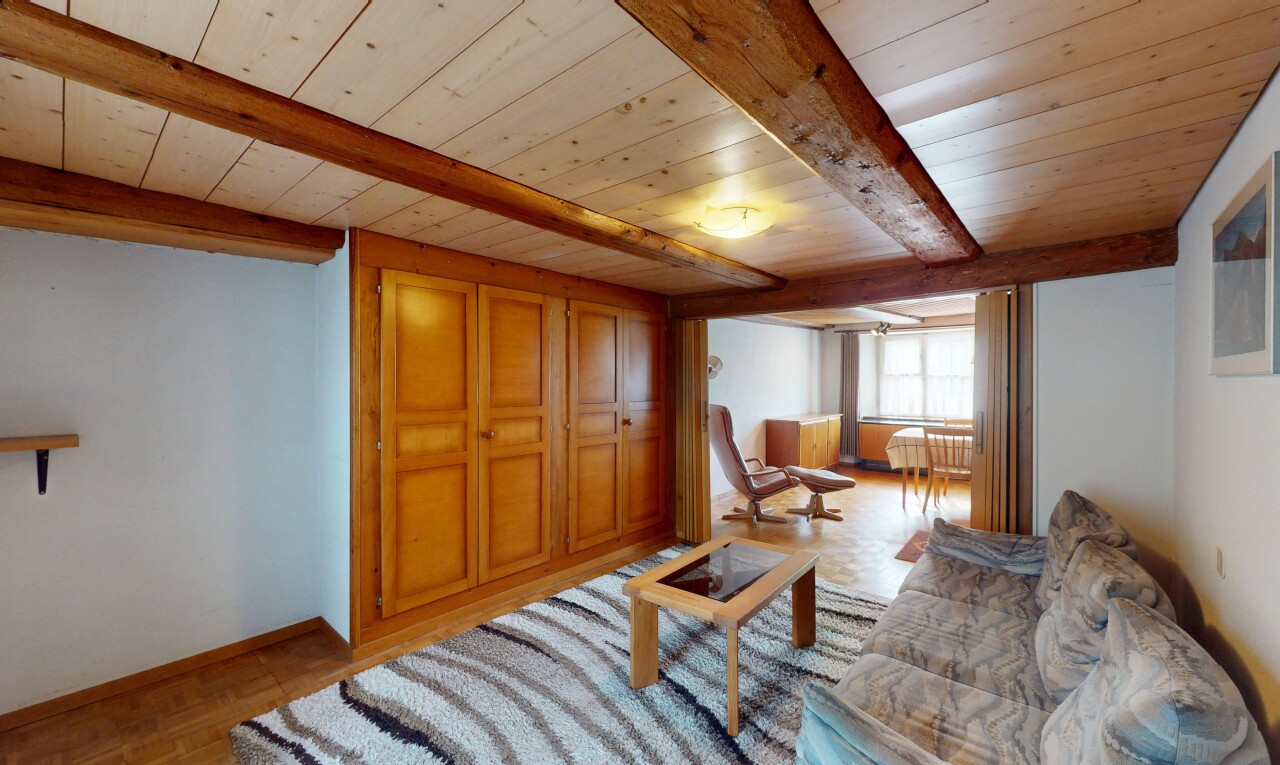 Einfamilienhaus mit Ausbaupotenzial im Zentrum von Langenbruck - 0