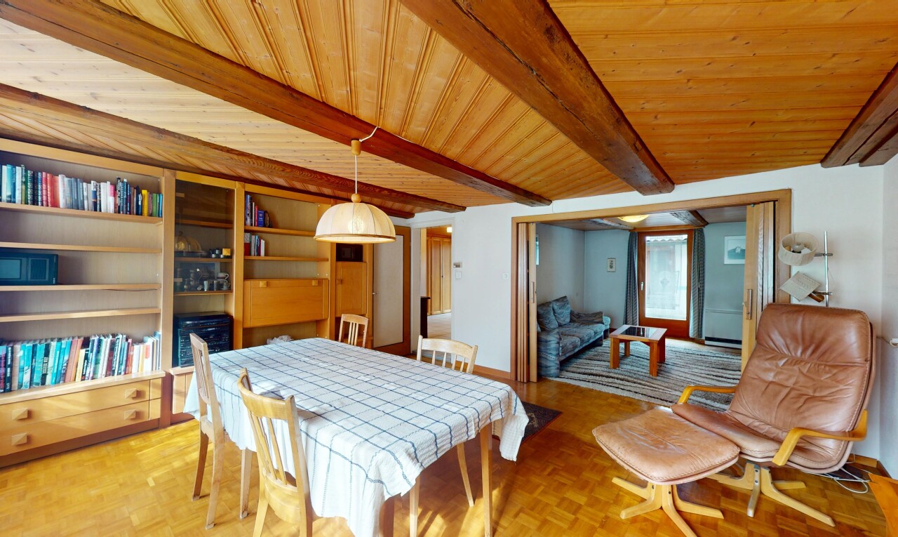 Einfamilienhaus mit Ausbaupotenzial im Zentrum von Langenbruck - 1