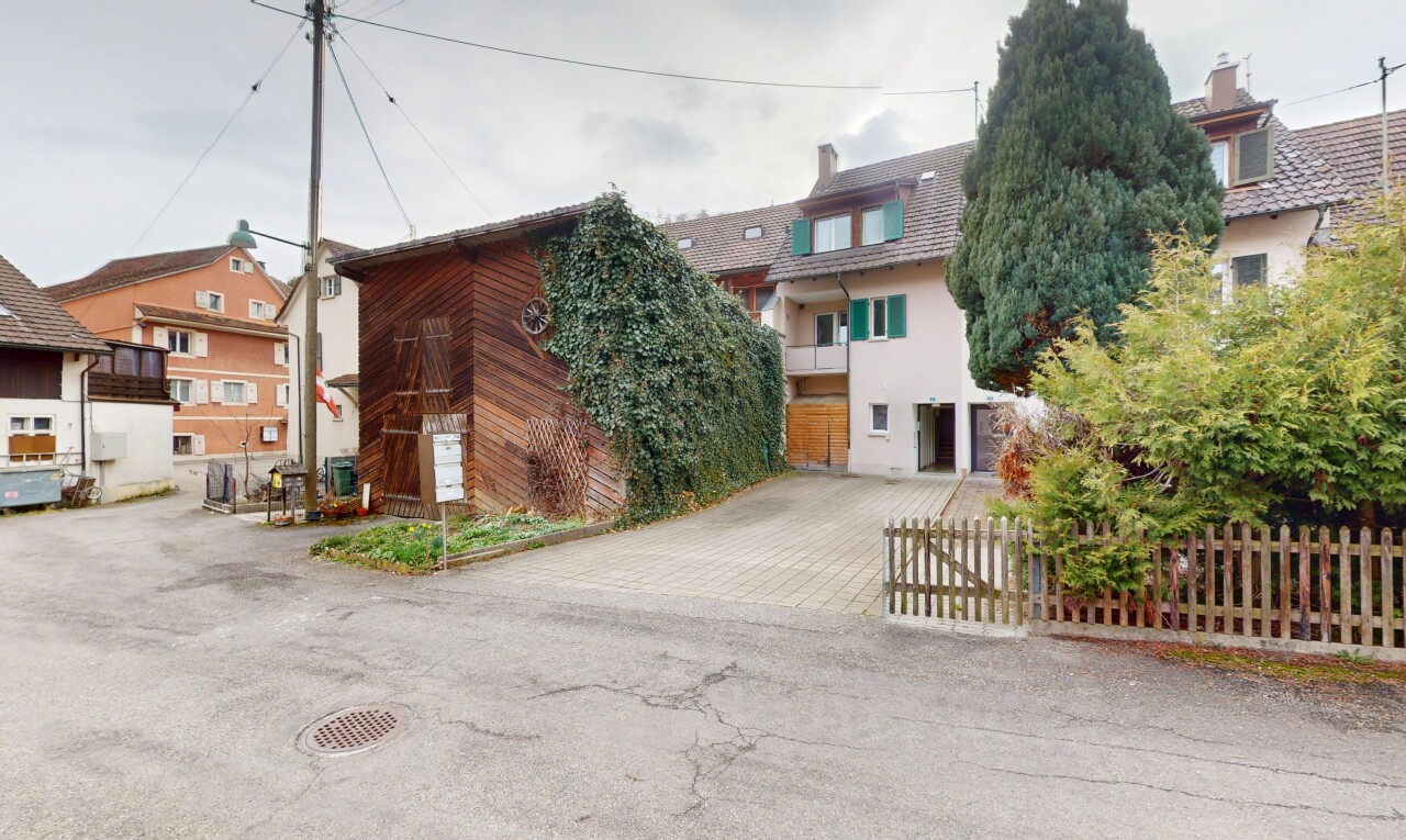 Einfamilienhaus mit Ausbaupotenzial im Zentrum von Langenbruck - 4