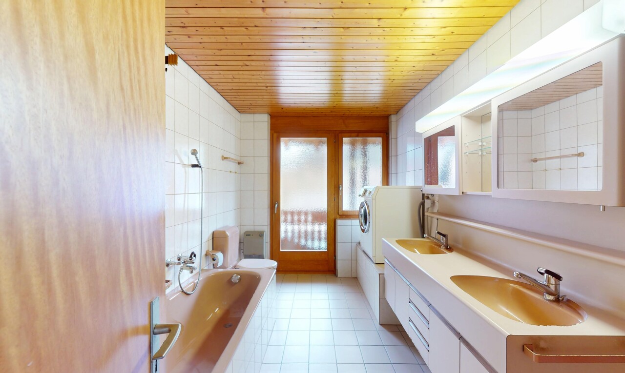 Einfamilienhaus mit Ausbaupotenzial im Zentrum von Langenbruck - 10