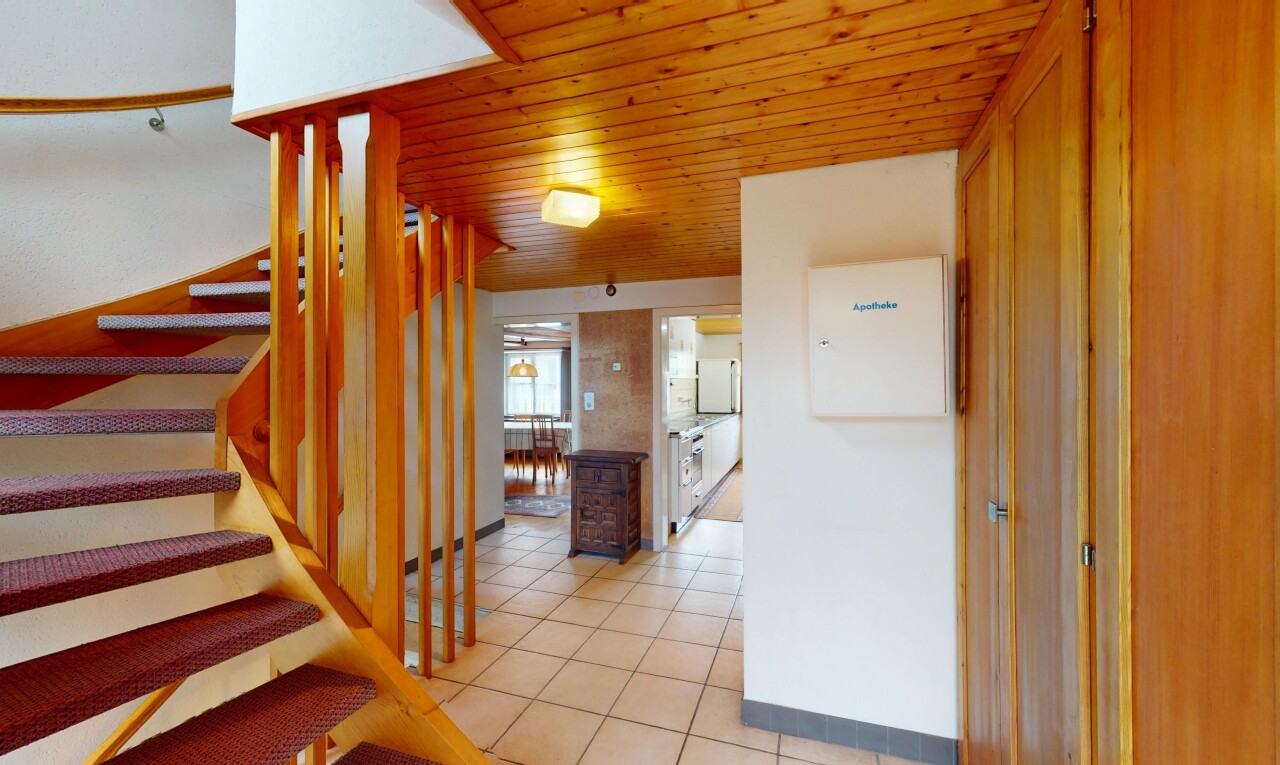 Einfamilienhaus mit Ausbaupotenzial im Zentrum von Langenbruck - 11