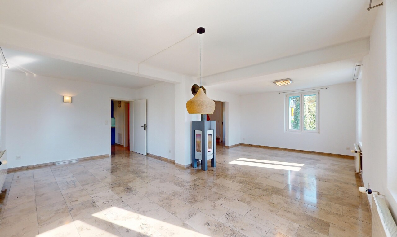 Einfamilienhaus in ruhiger Lage mit viel Platz und Potenzial - 1