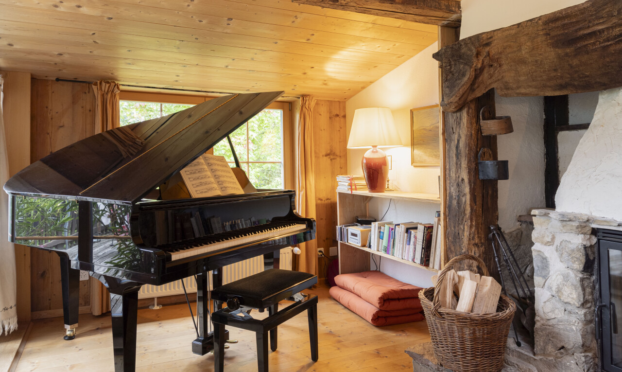 Stunning panoramic views in a rare, preserved alpine setting - 7