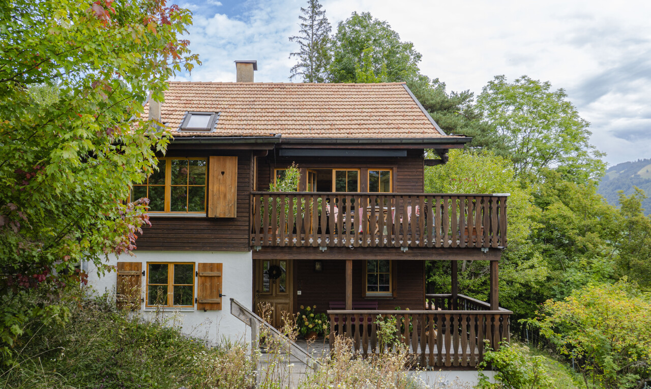 Stunning panoramic views in a rare, preserved alpine setting - 10