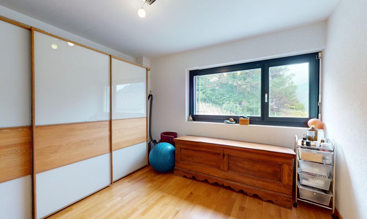 Charming Detached House with 2½-Room Apartment - 6