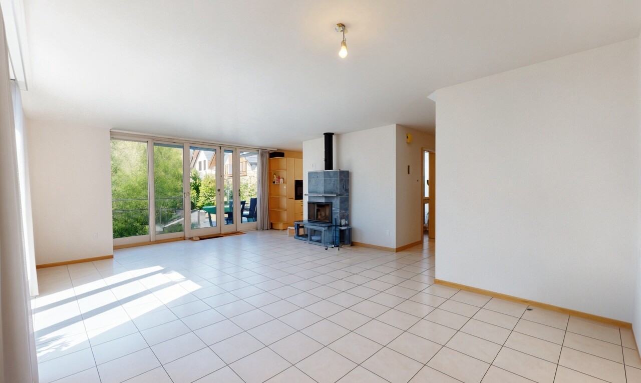 Charmantes Einfamilienhaus mit grossem Garten und Garagenbox - 2