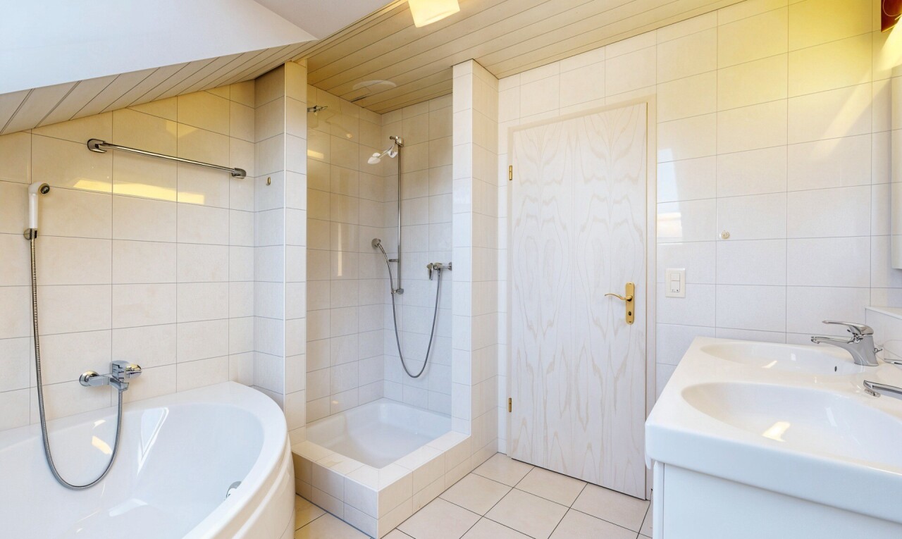 Charmantes Einfamilienhaus mit grossem Garten und Garagenbox - 9