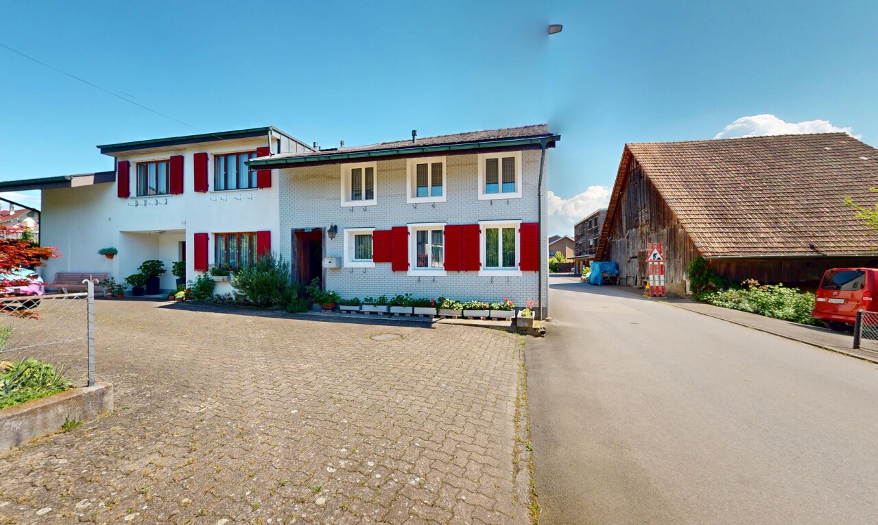 Sonnige Liegenschaft in Kernzone mit Ausbaupotenzial - 2