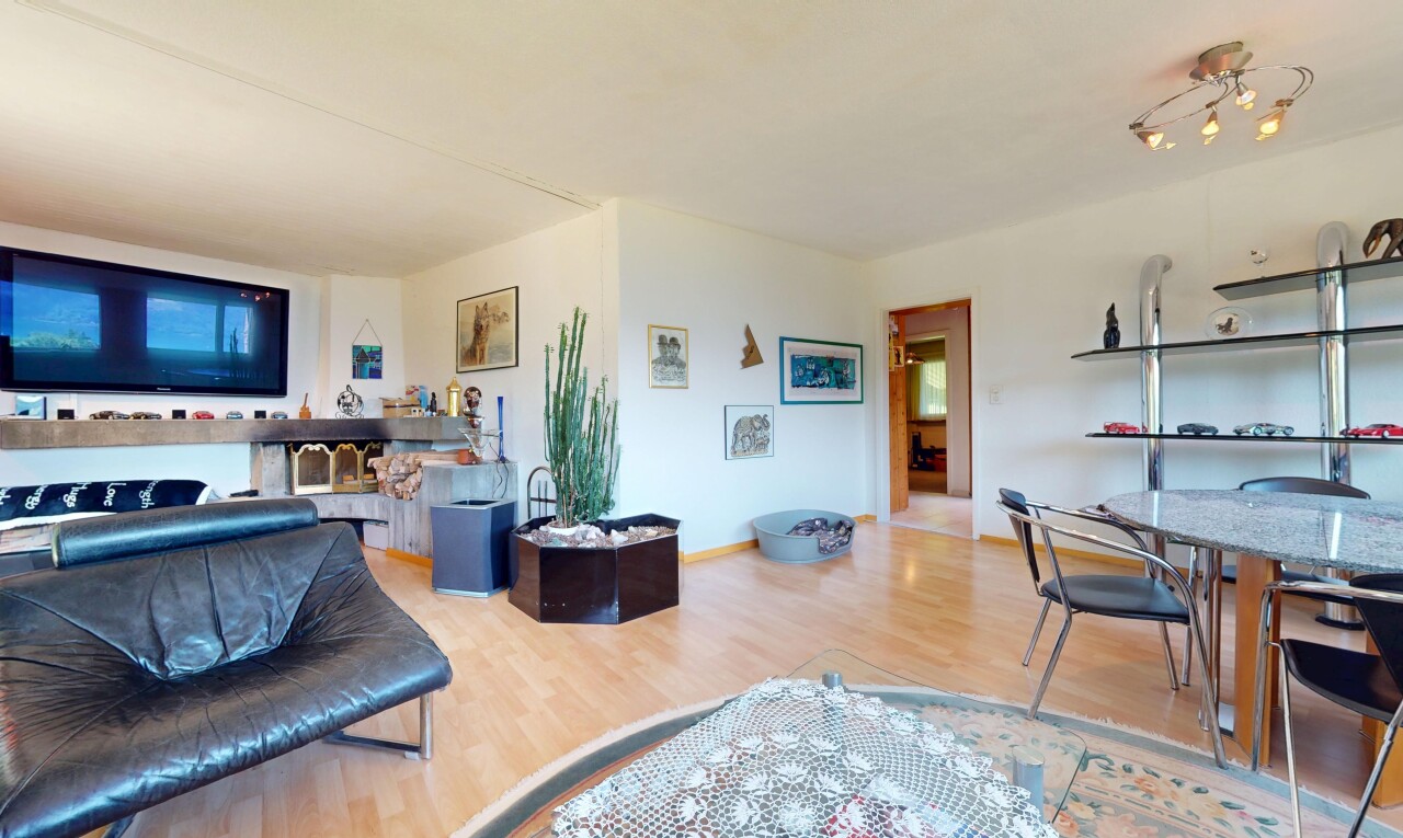 Private Oase mit ​einzigartiger See- und Bergsicht - 10