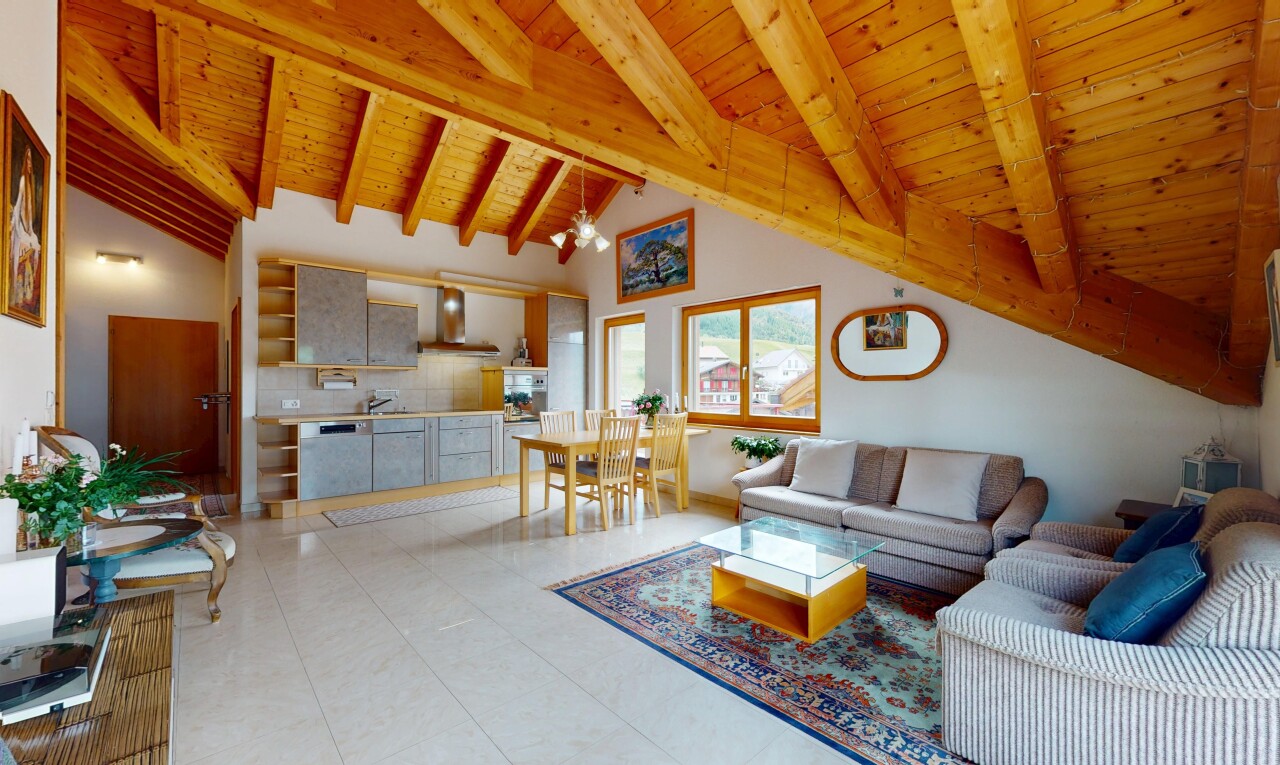 Dachwohnung mit Aussicht & Komfort - 1