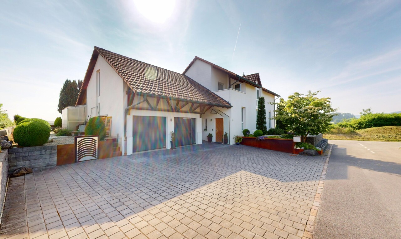 Wunderschönes EFH mit 250m2 Wohnfläche, Pool, Spa und Wintergarten - 0