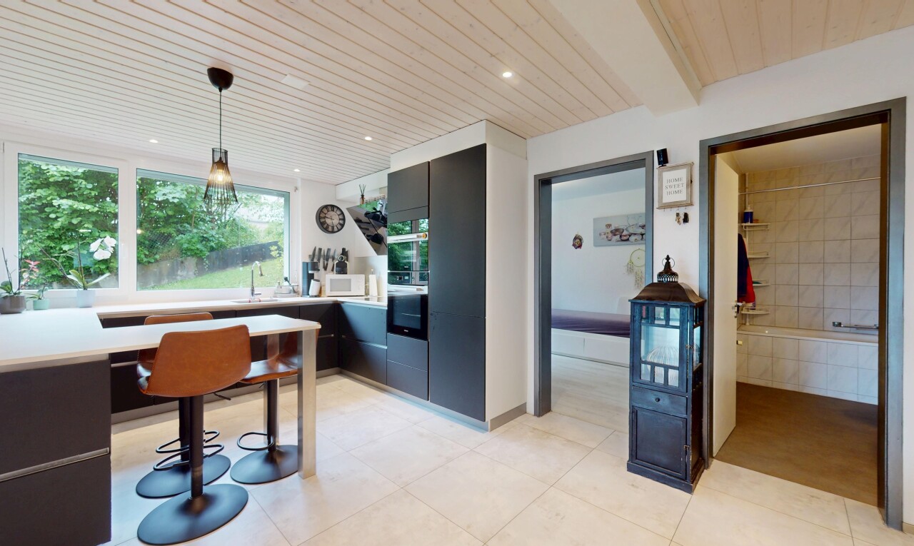 Charm, space and tranquillity - 4.5-room apartment fully renovated - 1