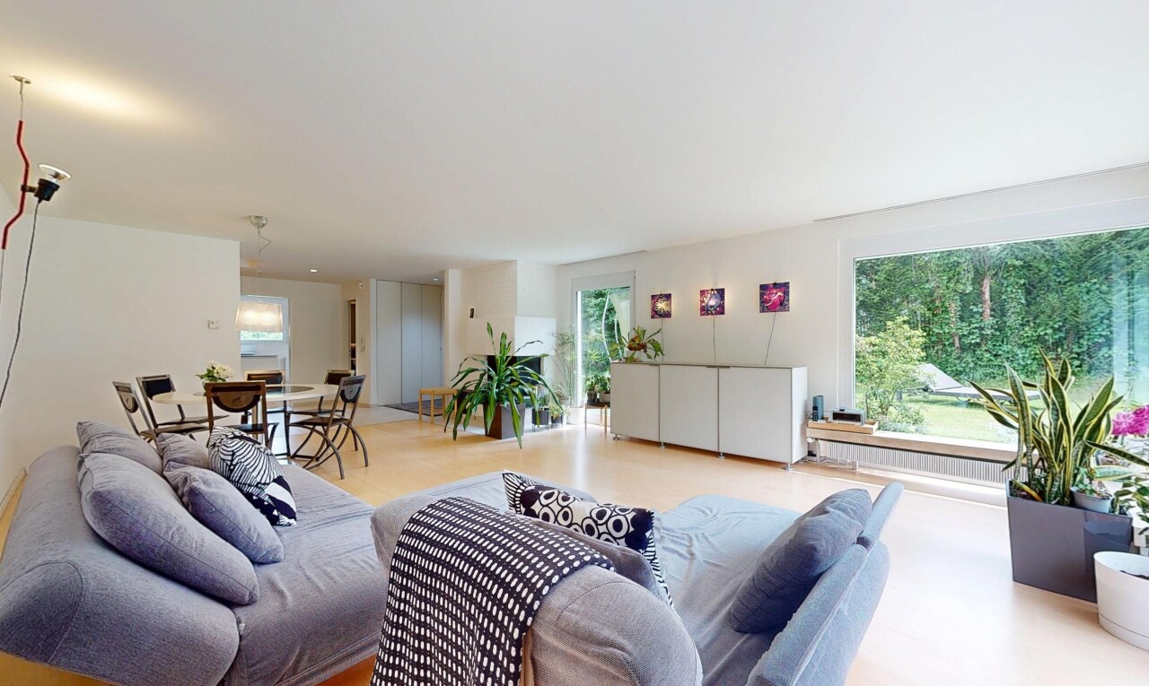 Stilvolles, renoviertes Doppel-EFH mit pflegeleichtem Garten - 2