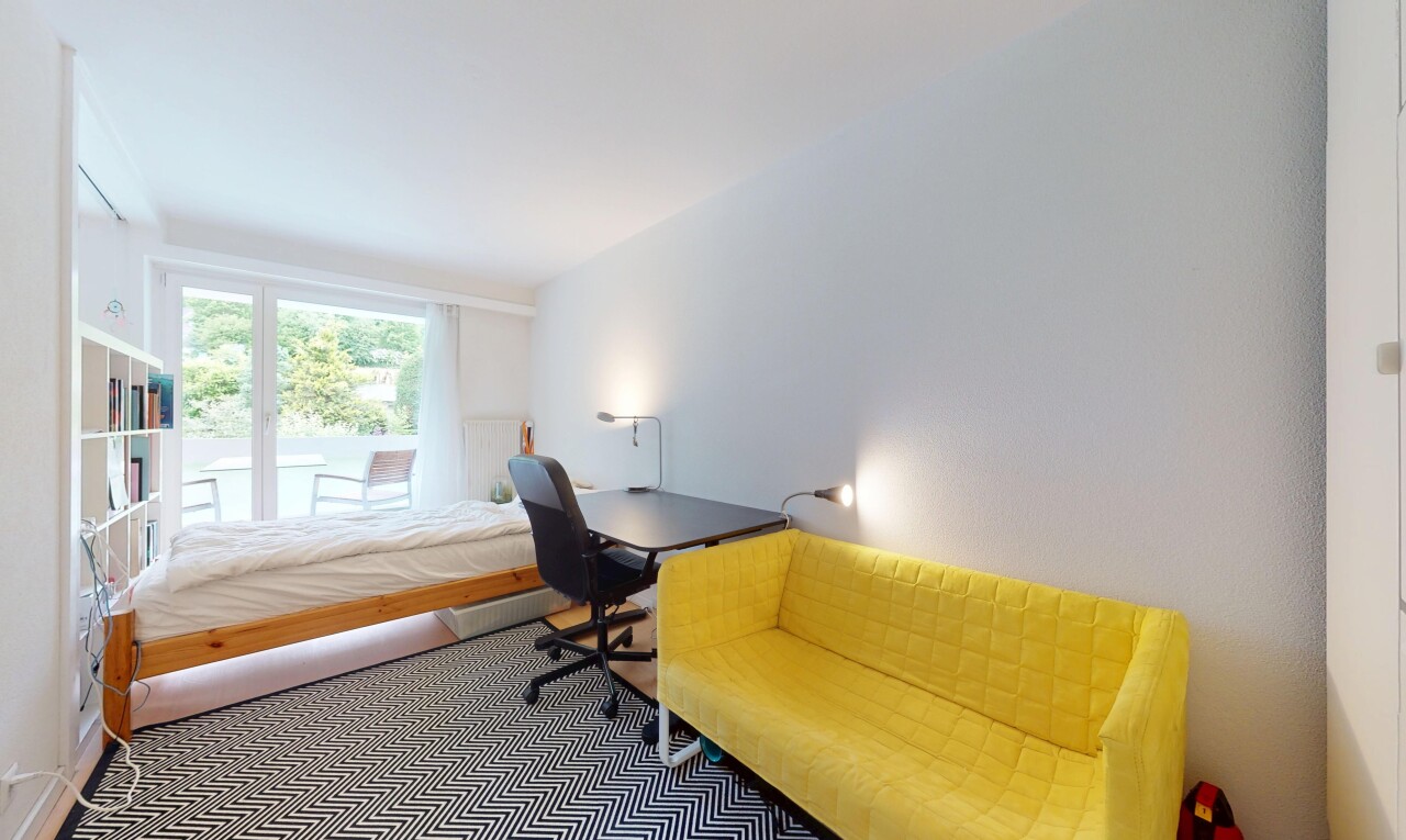 Stilvolles, renoviertes Doppel-EFH mit pflegeleichtem Garten - 11