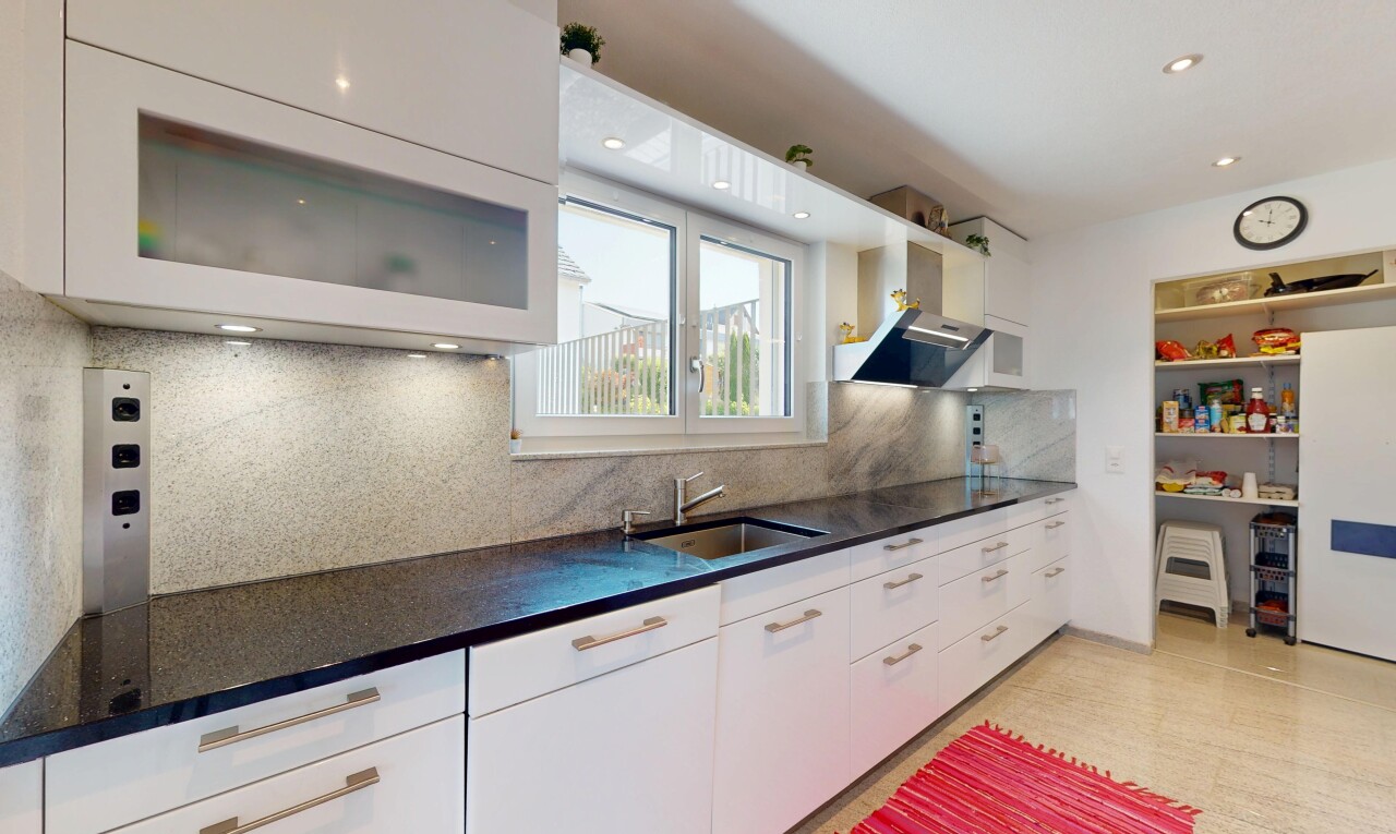 Modern 7-Room family Home with high-end features in Oberweningen - 4