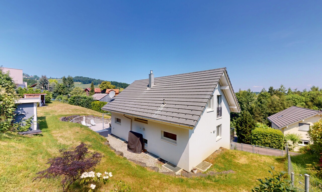 Modernes Einfamilienhaus mit Sauna, Garten und Weitsicht - 0