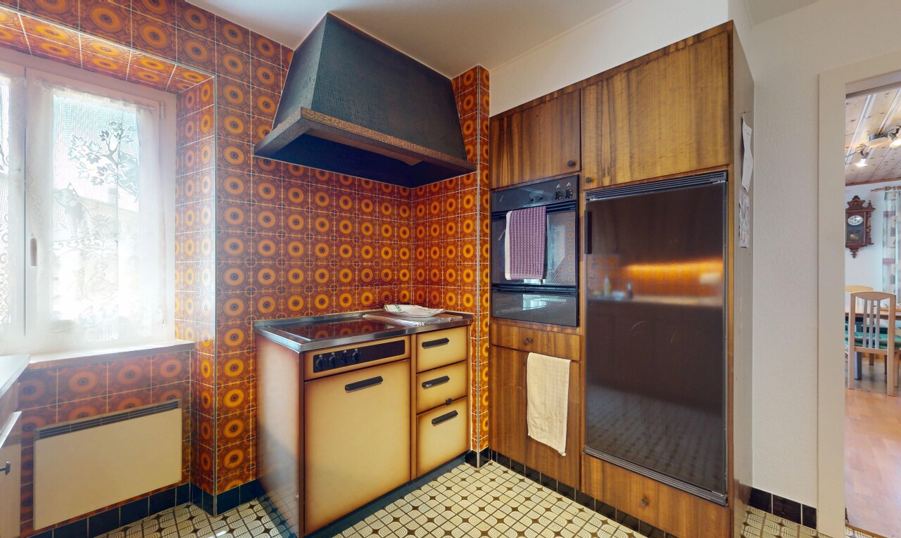 Family home to renovate with unique building potential in Fey - 8