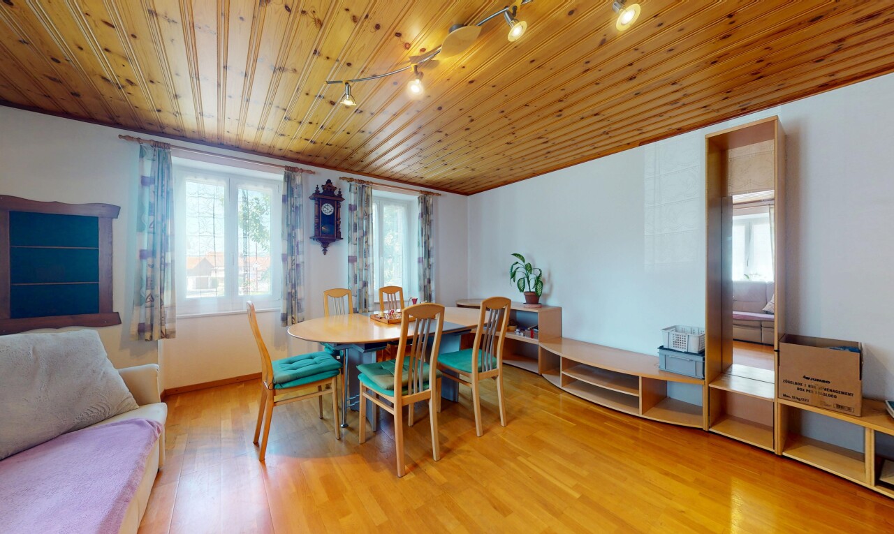 Family home to renovate with unique building potential in Fey - 9