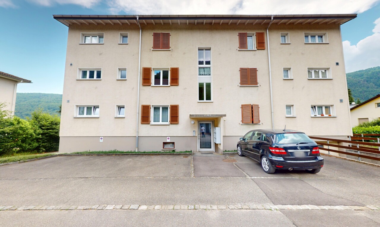Rendite-Mietshaus mit Panoramablick auf die Berge - 0