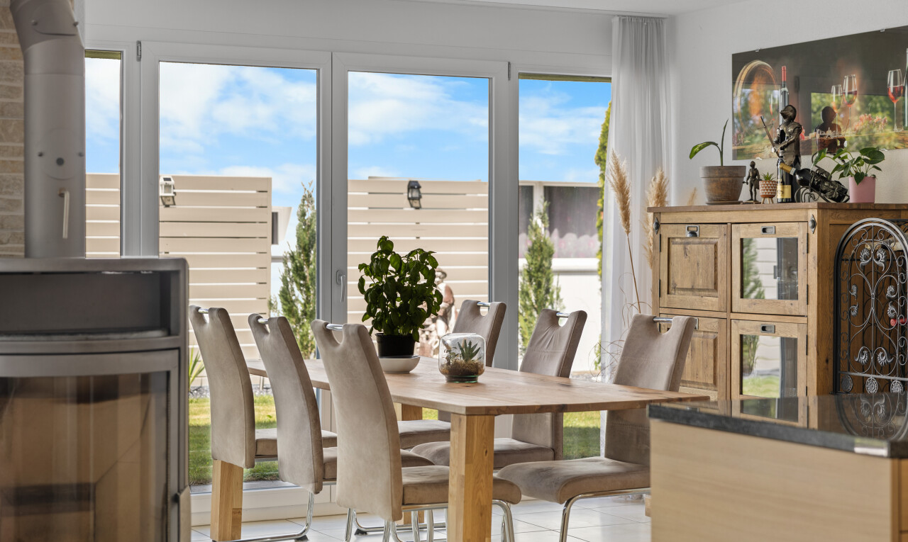 Traumhaftes Familienhaus mit Garten, Pool und zentraler Lage - 0