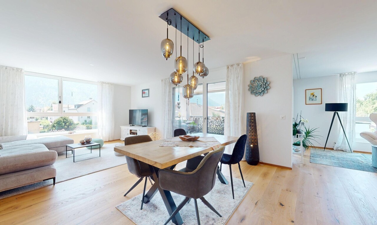 Moderne 5.5-Zimmer-Wohnung mit hochwertigem Ausbau in Domat/Ems - 1