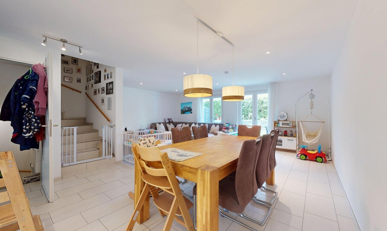 Familientraum mit Whirlpool, Garten, Terrassen und viel Platz - 0