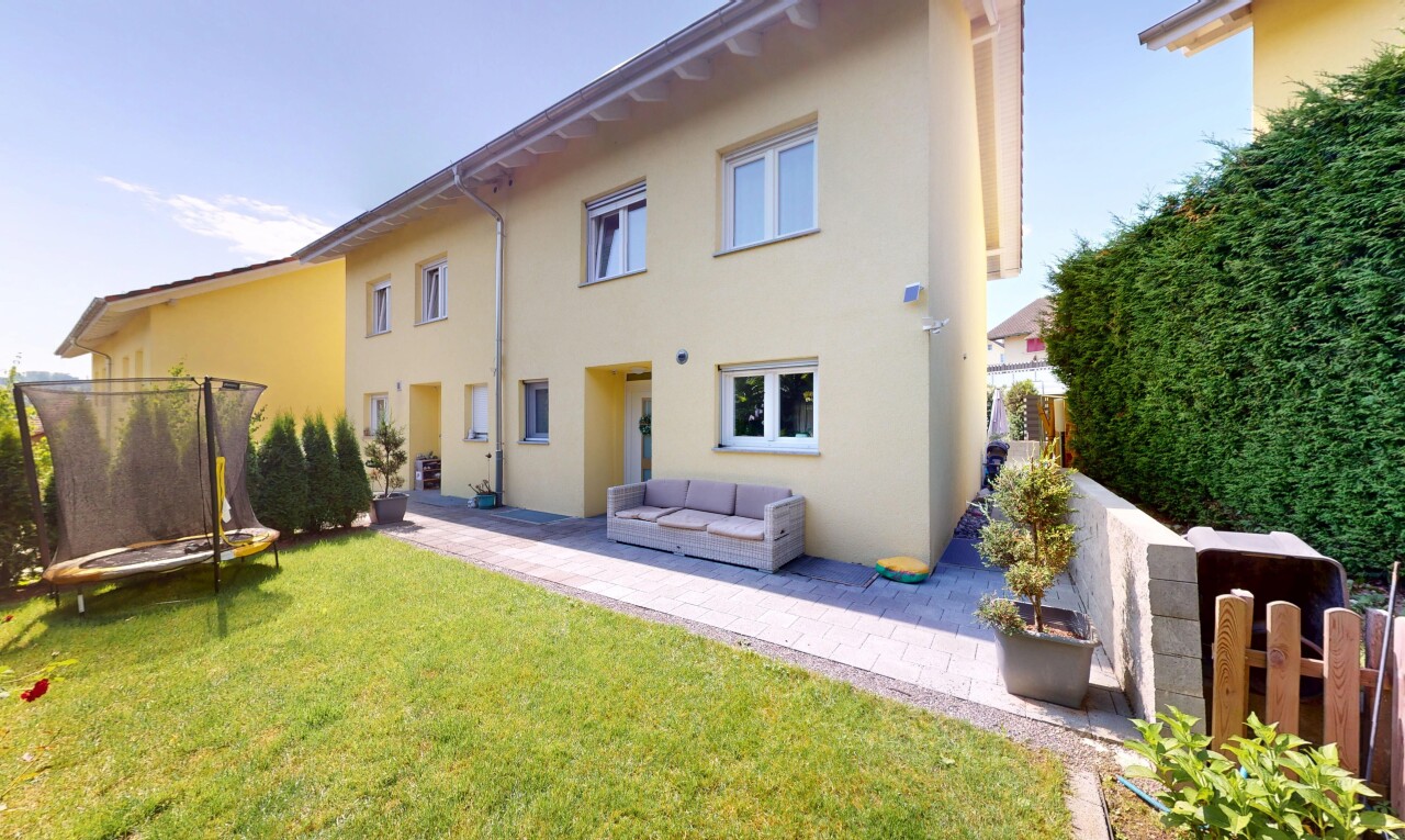 Familientraum mit Whirlpool, Garten, Terrassen und viel Platz - 1