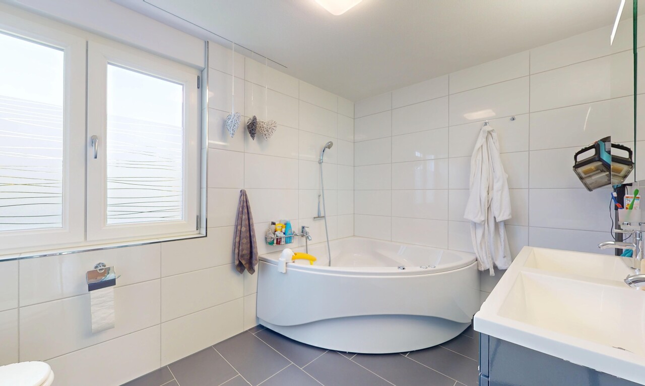 Familientraum mit Whirlpool, Garten, Terrassen und viel Platz - 8