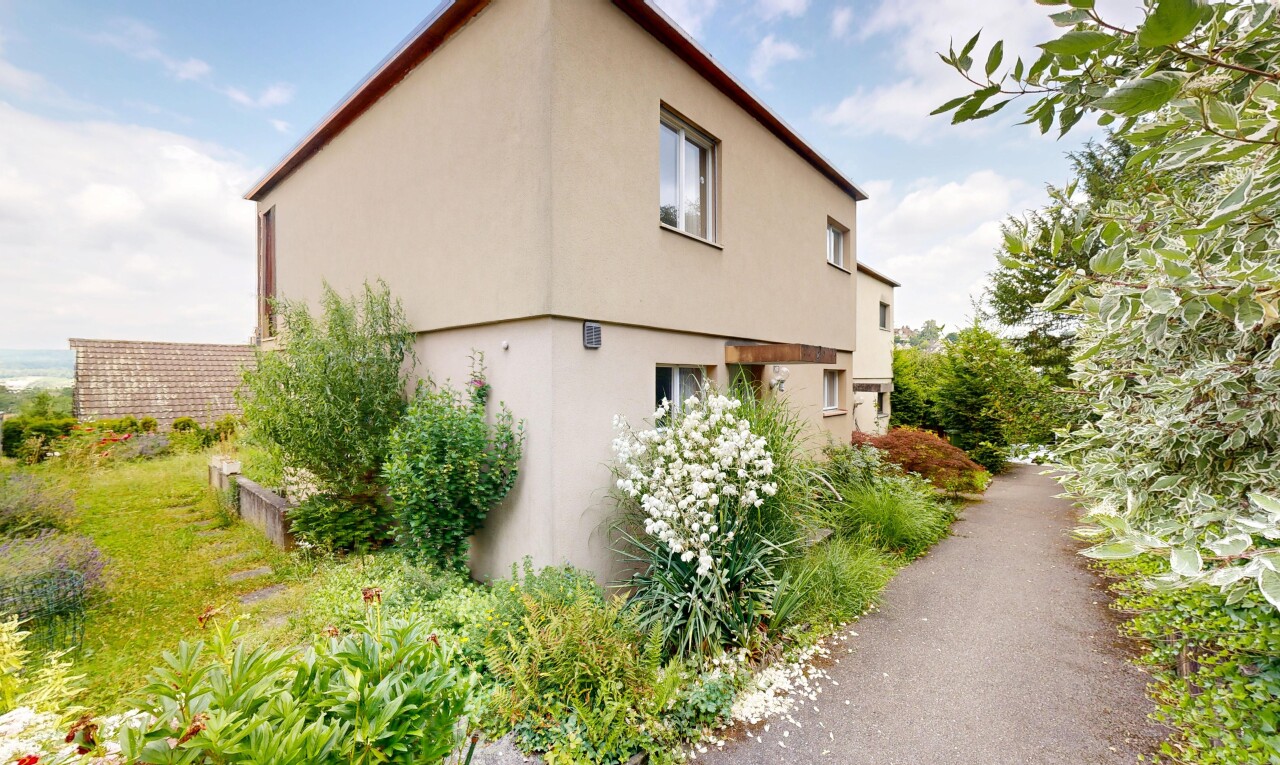 4-Zimmerhaus mit Cheminée und Weitblick in familienfreundlicher Lage - 2