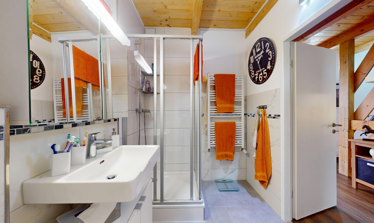 Grosszügiges Mehrfamilienhaus mit 3 Einheiten an ruhiger Lage - 8