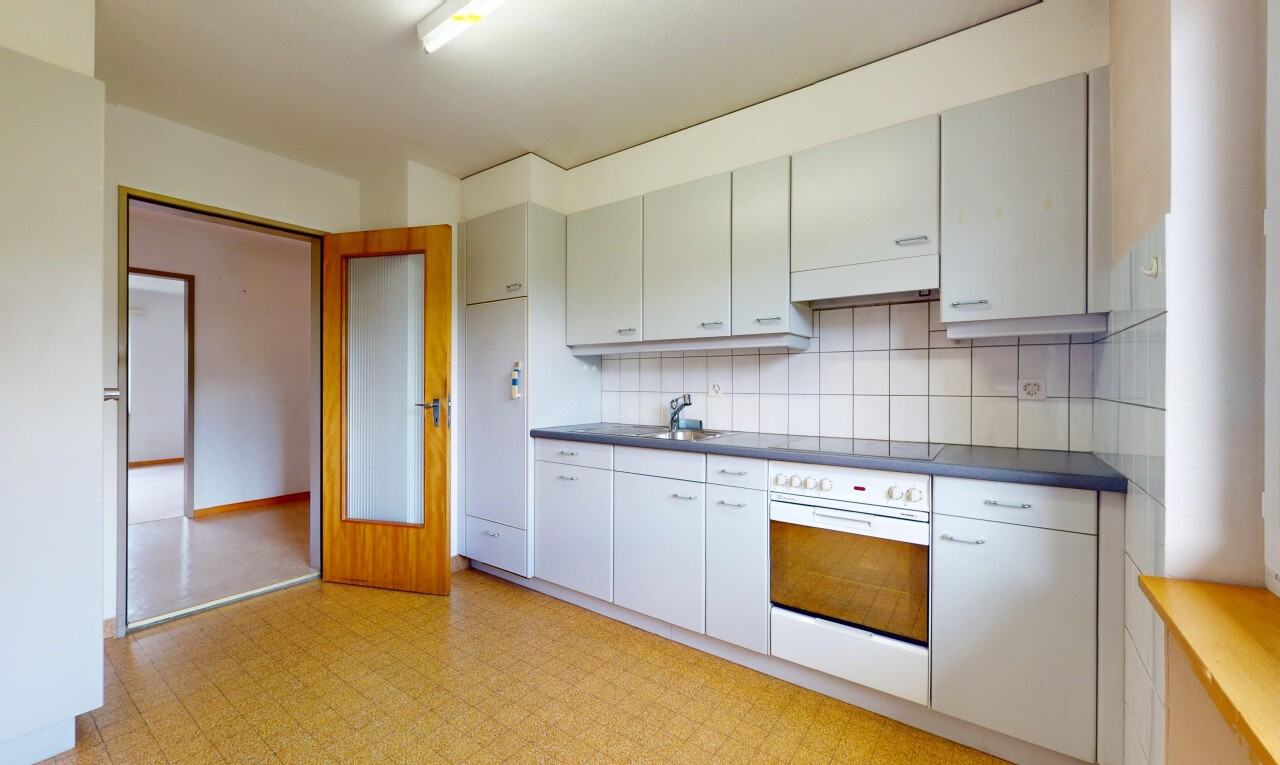 Attraktive 4-Zimmer-Wohnung mit Balkon in der Nähe des Dorfplatzes - 3