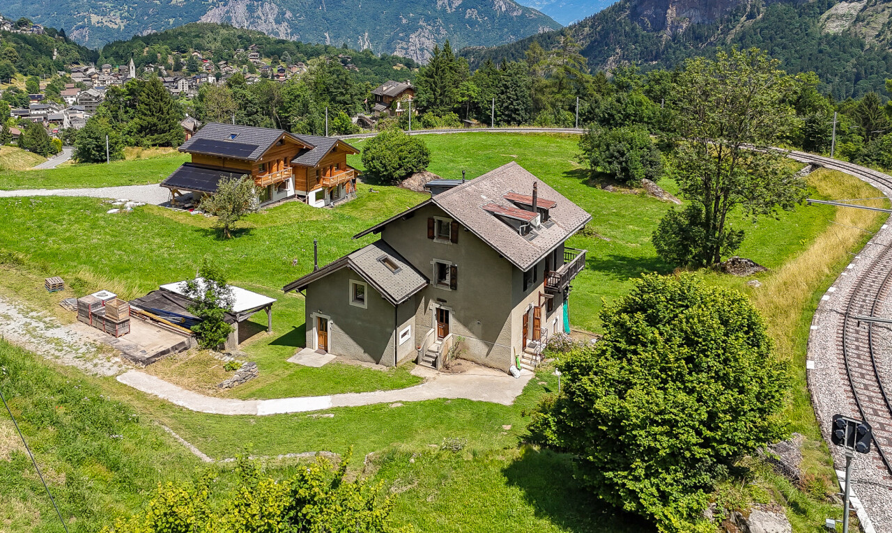 Maison plurifamiliale in à Salvan - 1