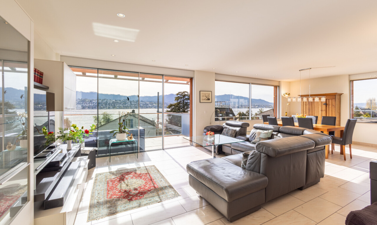 Exklusive 4.5-Zimmer-Wohnung mit traumhafter Aussicht in Zollikon - 0