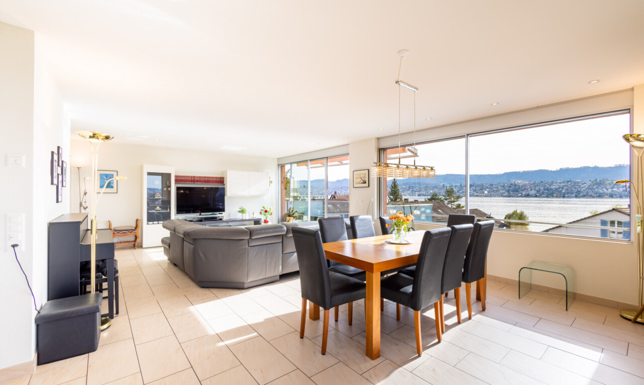 Exklusive 4.5-Zimmer-Wohnung mit traumhafter Aussicht in Zollikon - 1