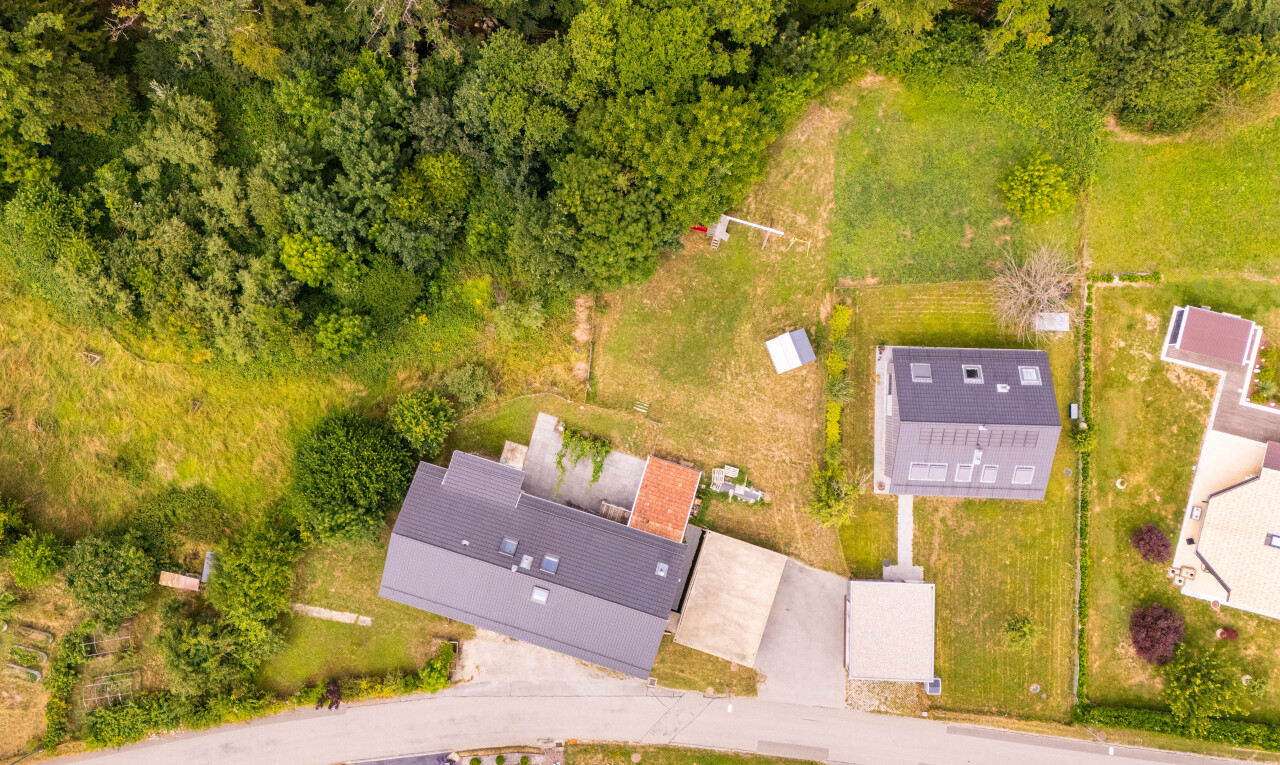 ZWISCHEN NATUR UND CHARAKTER: EIN BAUERNHAUS FÜR EIN FREIES LEBEN - 1