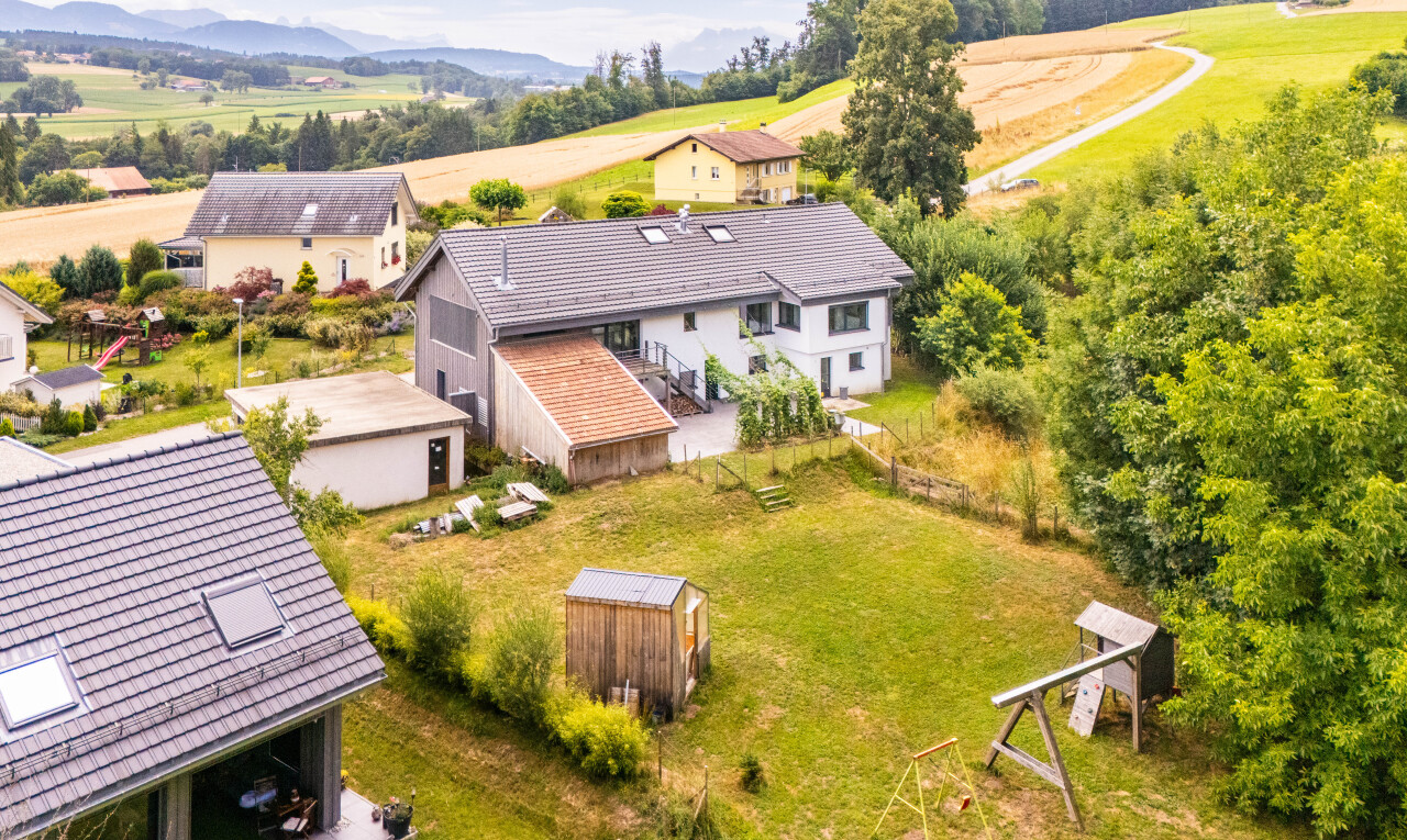 ZWISCHEN NATUR UND CHARAKTER: EIN BAUERNHAUS FÜR EIN FREIES LEBEN - 2