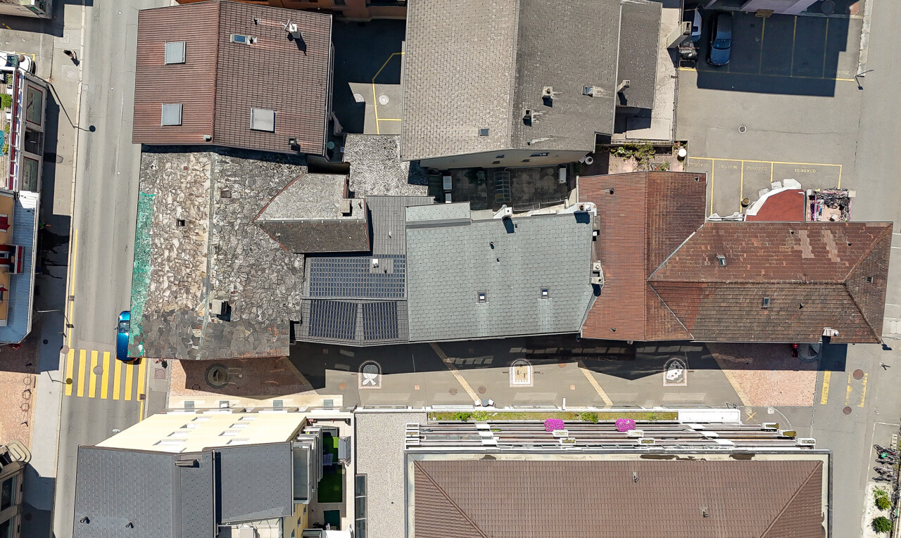 BUILDING WITH 2 APARTMENTS IN SAXON – BRIGHT, PROFITABLE AND MODERN - 0