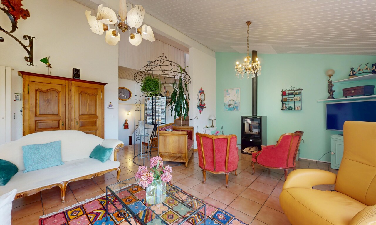 Familienhaus mit zwei Wohnungen und großem Garten mit Baumbestand - 4