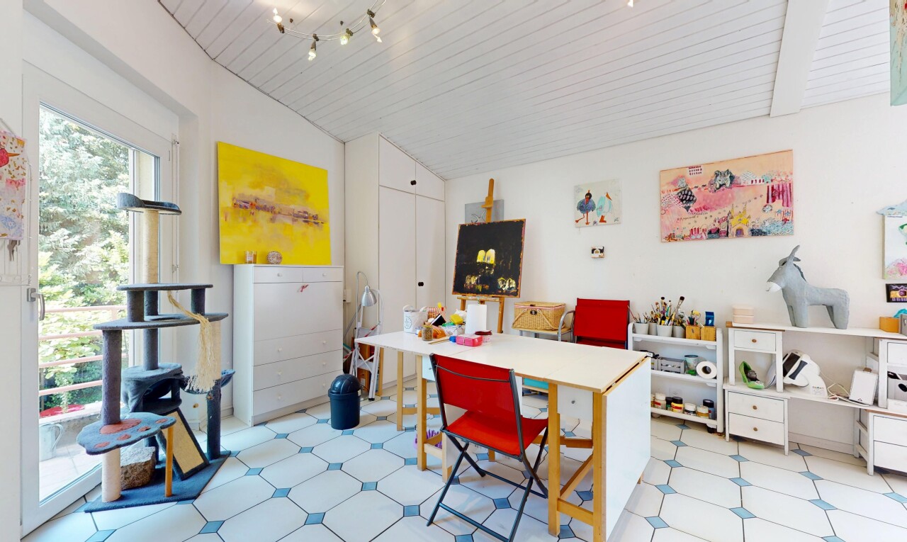 Familienhaus mit zwei Wohnungen und großem Garten mit Baumbestand - 9