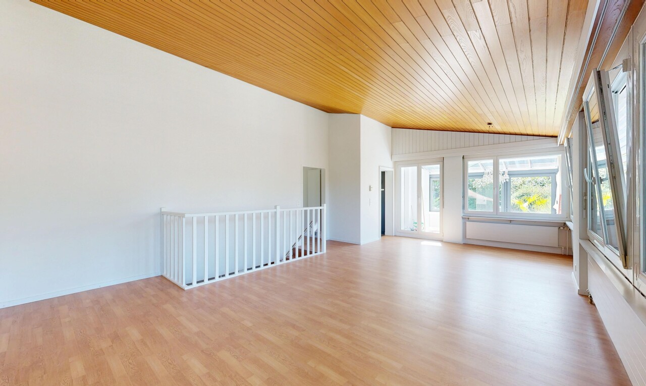 5.5-Zi.-Einfamilienhaus mit Garten, Teich & vielseitigen Optionen - 2