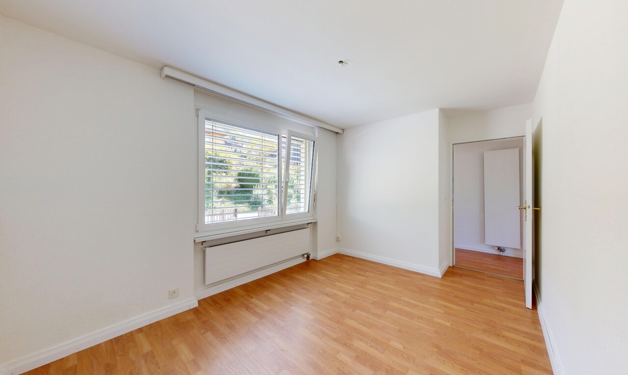 5.5-Zi.-Einfamilienhaus mit Garten, Teich & vielseitigen Optionen - 7