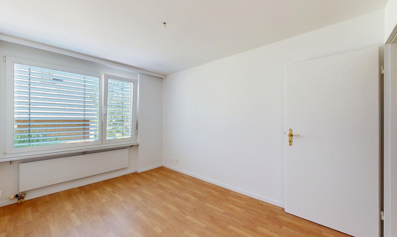 5.5-Zi.-Einfamilienhaus mit Garten, Teich & vielseitigen Optionen - 8