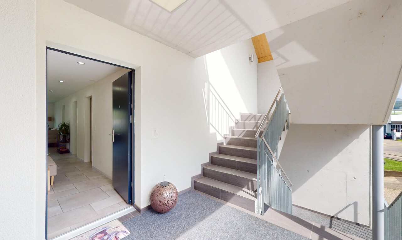 Wohnen & Investieren am Zürichsee – Modernes MFH mit 4 Einheiten - 1